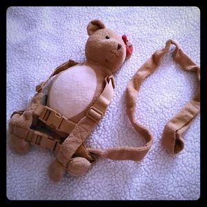 Bear bottle carrier w/leash band.